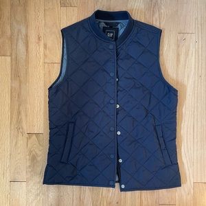 Xs dark blue gap vest ! Lightweight and warm